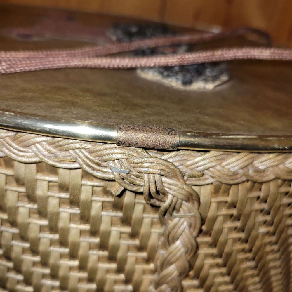 Vintage Princess Poodle Oval Sewing Basket - Picture 8 of 15